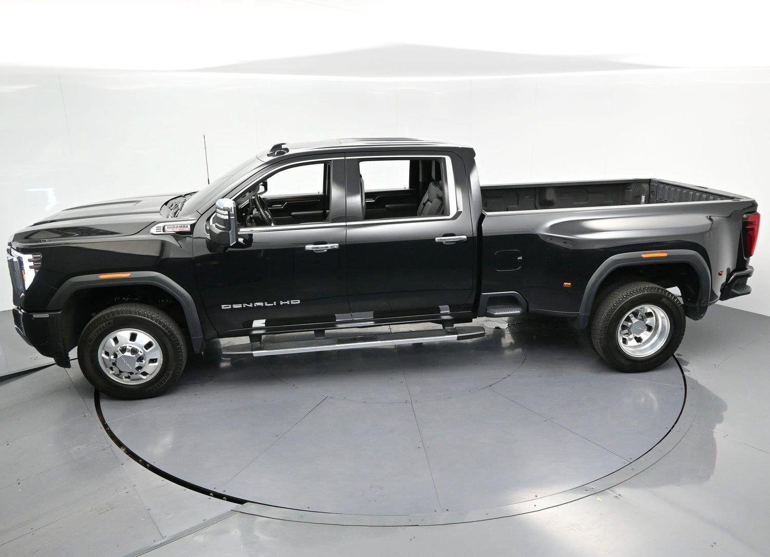 Used 2024 GMC Sierra 3500 Denali w/ Denali Reserve Package AWD/4WD image 38