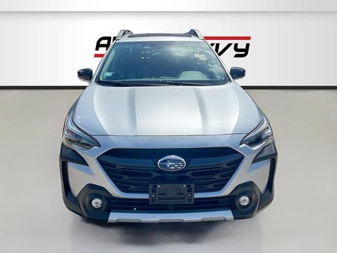 Used 2025 Subaru Outback Limited XT AWD/4WD image 2
