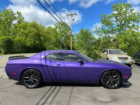 Used 2019 Dodge Challenger R/T w/ Blacktop Package RWD image 8