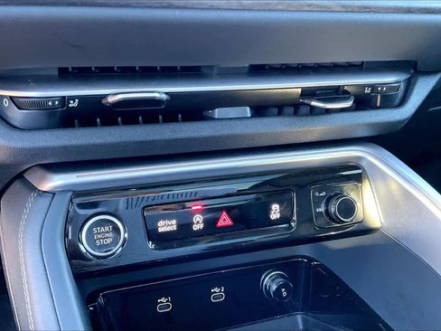 Certified 2025 Audi Q5 Prestige image 30