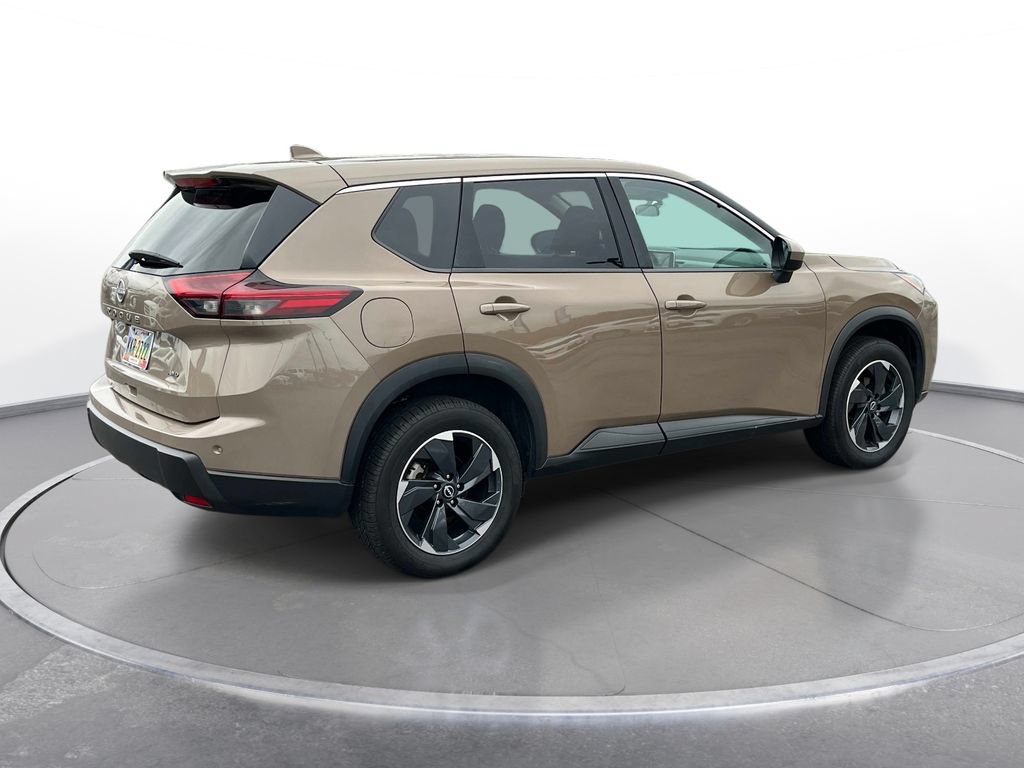 Used 2025 Nissan Rogue SV AWD/4WD image 4