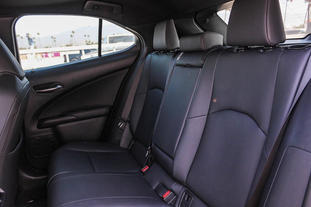 Used 2023 Lexus UX 250h FWD w/ Accessory Package (Z2) image 19