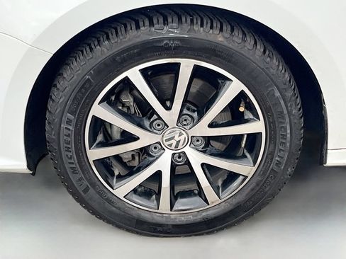 Used 2017 Volkswagen Jetta SE FWD image 29
