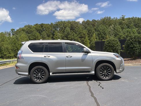 Used 2023 Lexus GX 460 Premium w/ Premium Package AWD/4WD image 5