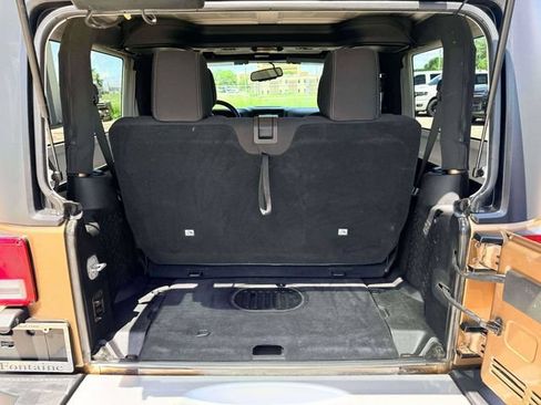 Used 2015 Jeep Wrangler Sahara w/ Connectivity Group AWD/4WD image 12