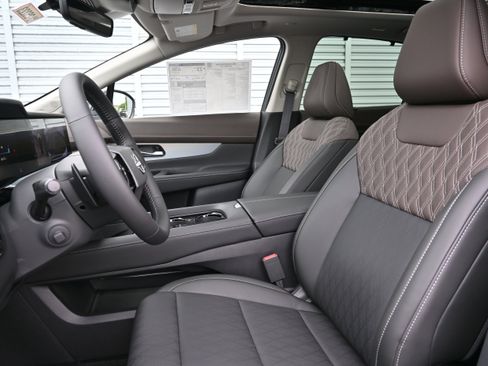 New 2025 Nissan Murano Platinum w/ Cargo Package AWD/4WD image 23