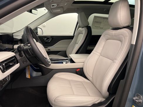 New 2026 Lincoln Aviator Reserve image 29