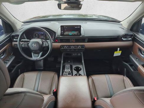 Used 2025 Honda Pilot Elite image 18