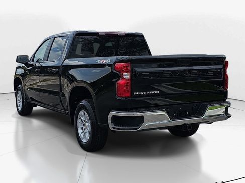 Used 2025 Chevrolet Silverado 1500 LT AWD/4WD image 8