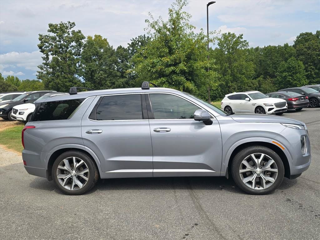 Used 2021 Hyundai Palisade Limited FWD image 2