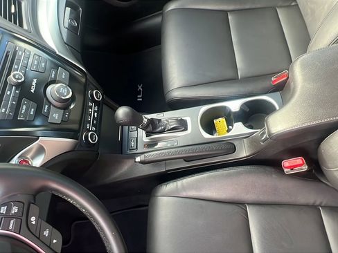 Used 2016 Acura ILX Sedan 4D image 10
