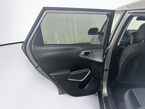Used 2022 Kia Soul LX FWD image 25