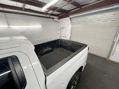 Used 2023 Chevrolet Silverado 1500 LT image 24