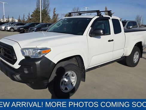 Used 2021 Toyota Tacoma SR image 1