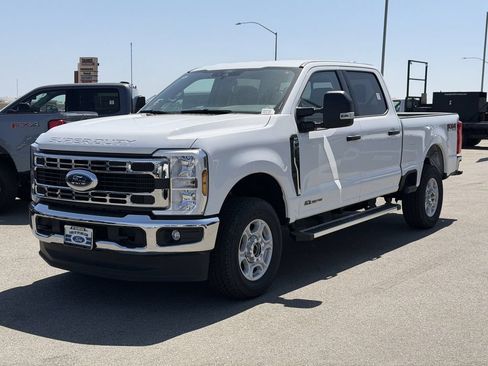 New 2026 Ford F250 XLT w/ FX4 Off-Road Package AWD/4WD image 4