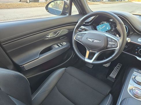 Used 2023 Genesis GV70 2.5T w/ Sport Prestige Package image 19