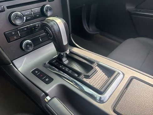 Used 2014 Ford Mustang Convertible RWD image 23