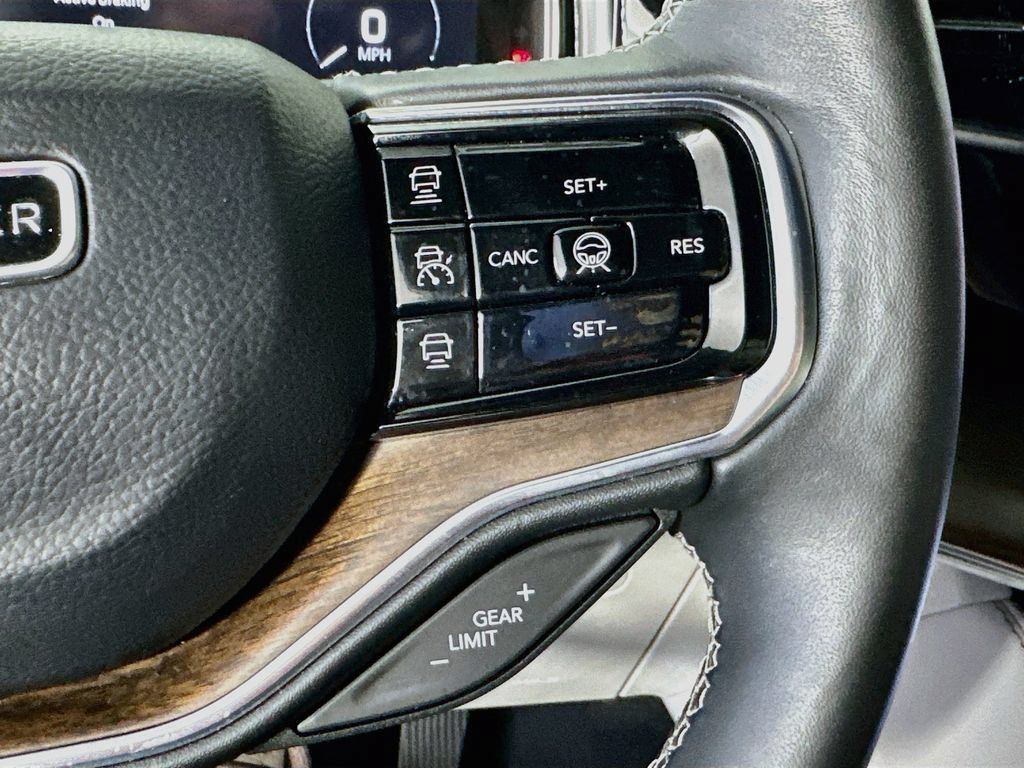 Used 2025 Jeep Grand Wagoneer 4WD w/ 8-Passenger Seating Package image 26