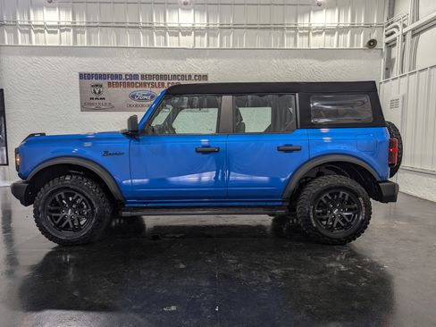 Used 2023 Ford Bronco 4-Door image 2