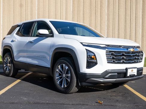 New 2026 Chevrolet Equinox LT image 2