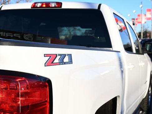 Used 2018 Chevrolet Silverado 1500 LT w/ All Star Edition image 6