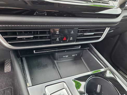 Used 2024 Volkswagen Atlas SE FWD image 25