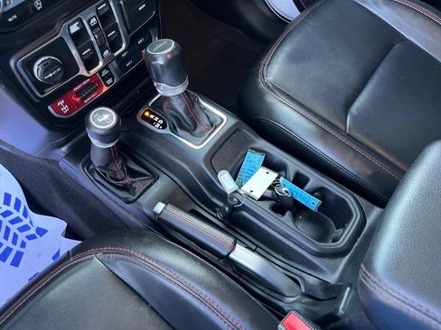 Used 2021 Jeep Gladiator Rubicon AWD/4WD image 11