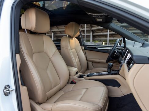 Certified 2023 Porsche Macan S image 54