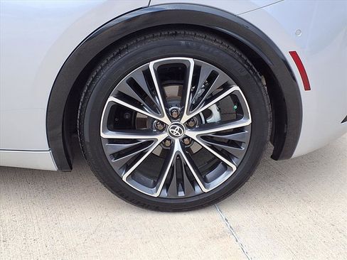 Used 2025 Toyota Prius Limited image 8