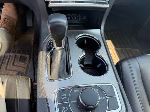 Used 2020 Jeep Grand Cherokee Limited w/ Premium Lighting Group AWD/4WD image 23