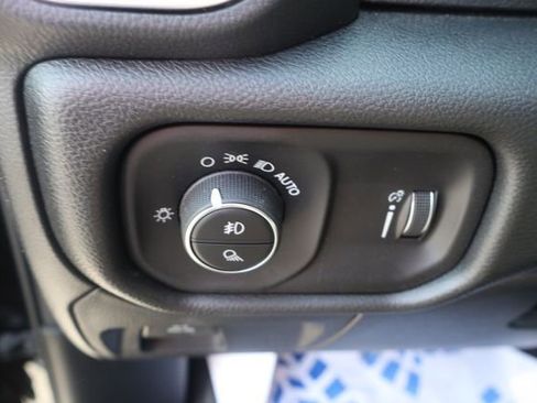 New 2026 RAM 1500 Express AWD/4WD image 17