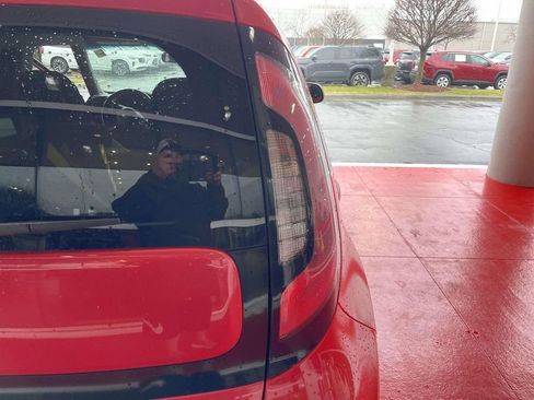 Used 2016 Kia Soul + w/ Audio Package image 16