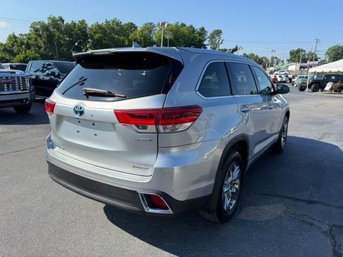 Used 2018 Toyota Highlander Limited Platinum AWD/4WD image 4