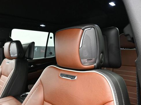 Used 2023 GMC Yukon Denali Ultimate AWD/4WD image 17