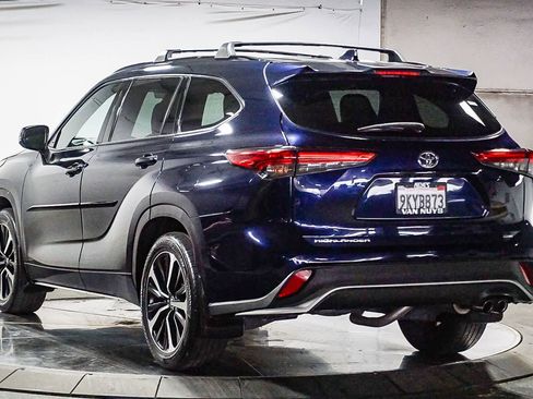 Used 2021 Toyota Highlander XSE image 8