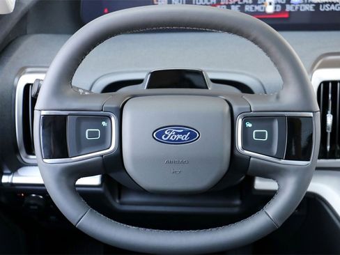 New 2025 Ford Expedition Active image 25