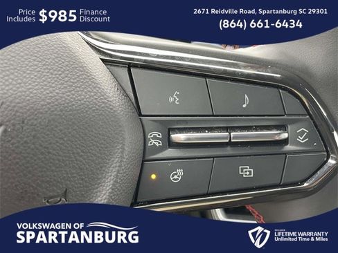 Used 2024 Chevrolet Traverse RS image 25