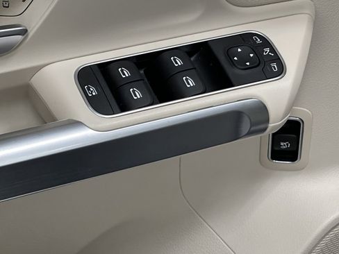 Certified 2024 Mercedes-Benz GLB 250 image 11