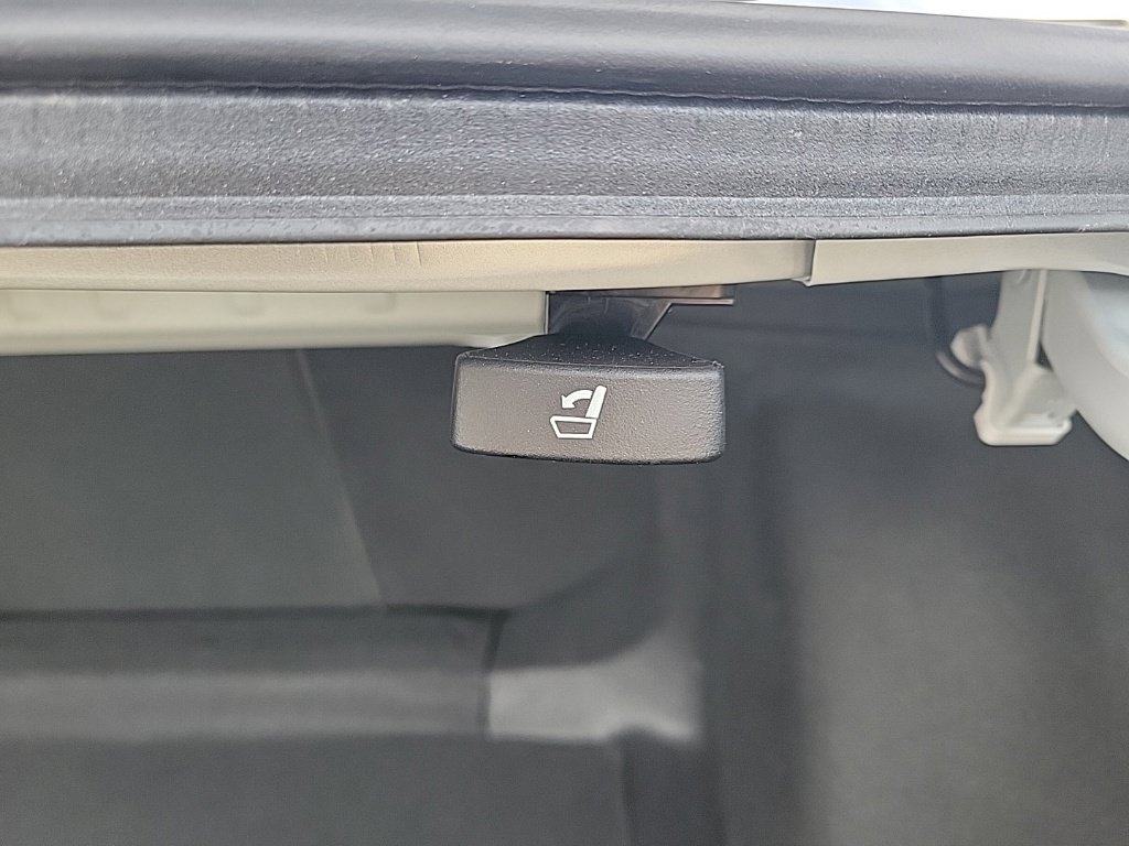 Used 2024 Honda Civic Touring image 18