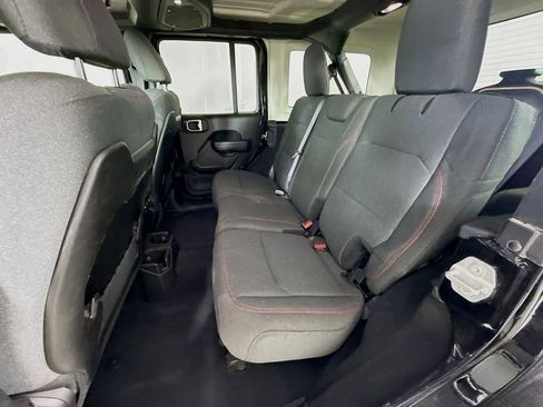 Used 2025 Jeep Wrangler Unlimited Rubicon image 22