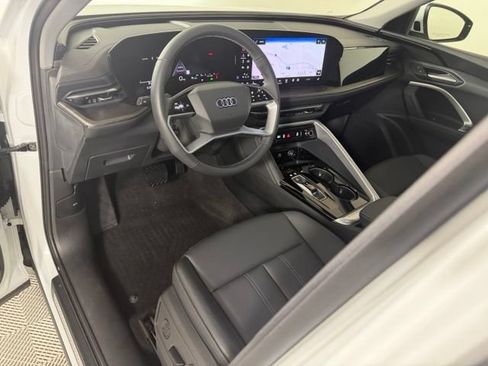 Used 2025 Audi Q5 Premium w/ Convenience Package AWD/4WD image 11