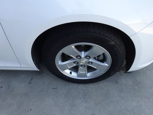 Certified 2015 Chevrolet Malibu LS FWD image 10