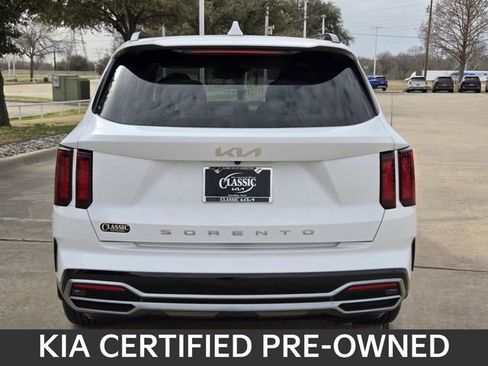 Used 2022 Kia Sorento EX w/ Panoramic Sunroof Package image 5