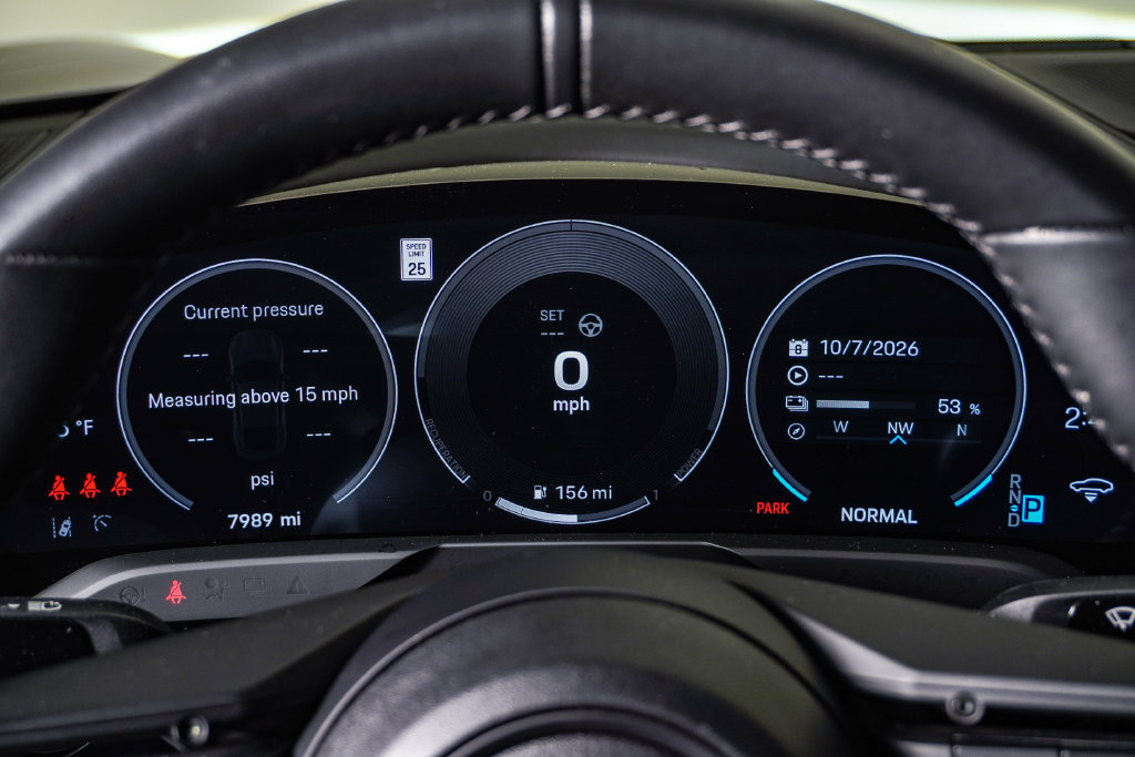 Certified 2025 Porsche Taycan AWD/4WD image 22