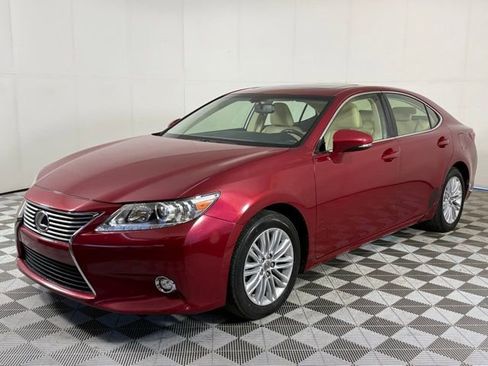 Used 2015 Lexus ES 350 w/ Luxury Package image 2