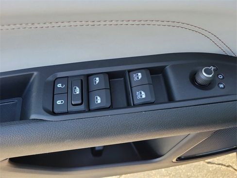 Certified 2022 Jeep Compass Limited image 21