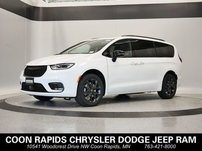New 2026 Chrysler Pacifica Limited