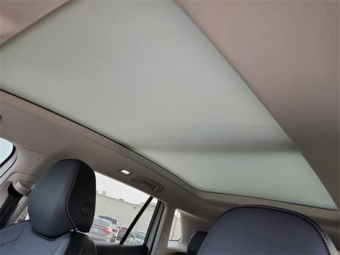 New 2026 Volkswagen Tiguan SE image 25