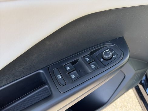New 2026 Volkswagen Taos SE AWD/4WD image 10