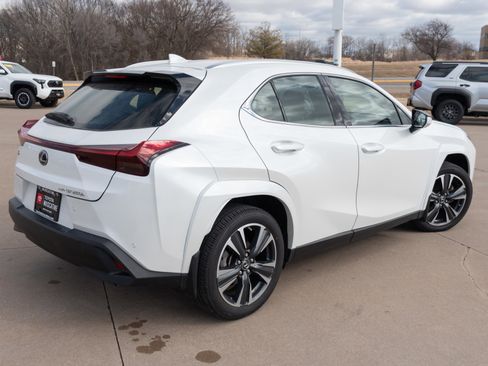 Used 2024 Lexus UX 250h AWD w/ Premium Package image 20